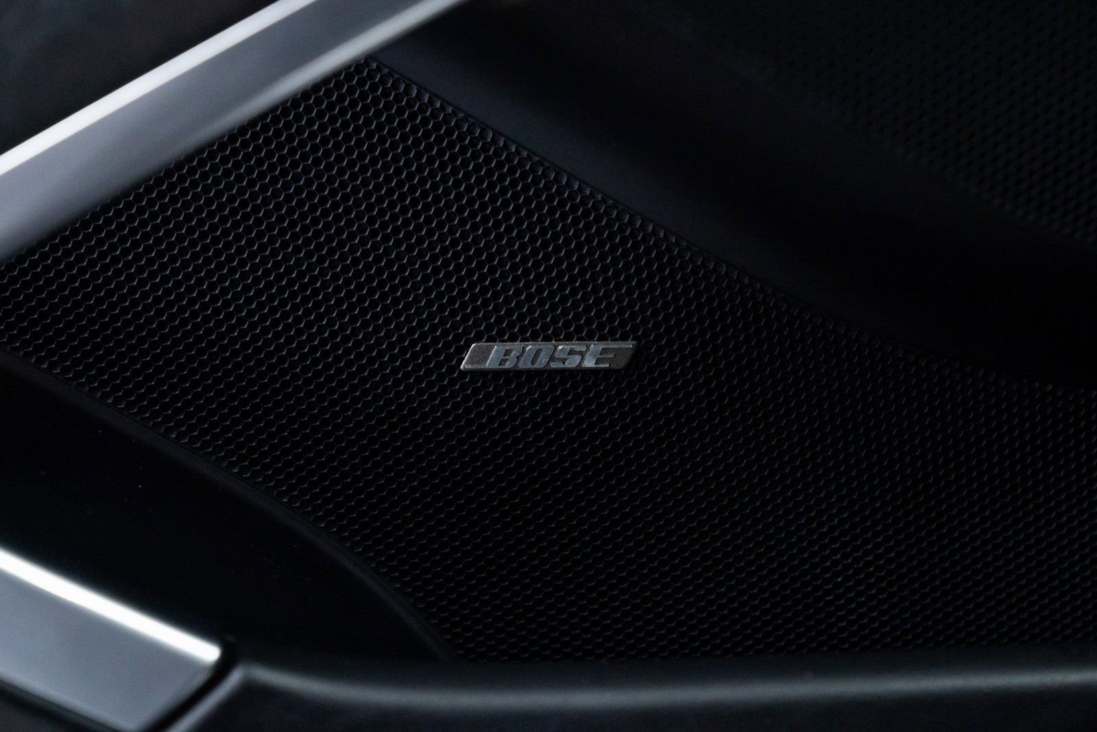 Used 2017 Porsche 911 Turbo S image 15