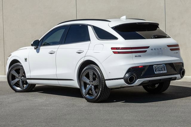 Used 2022 Genesis GV70 3.5T Sport w/ Sport Prestige Package AWD/4WD image 3