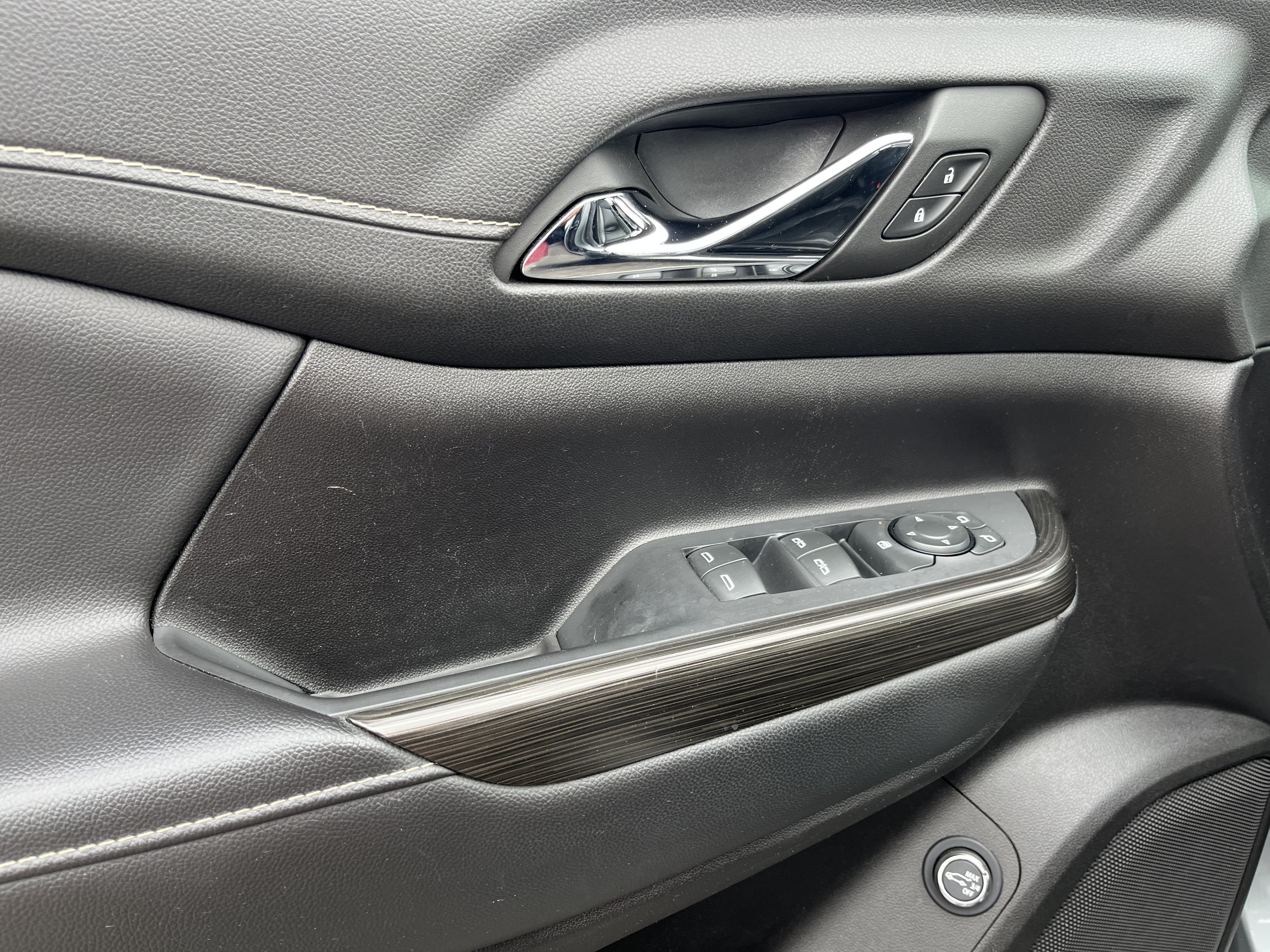 Used 2023 GMC Acadia SLT FWD image 13