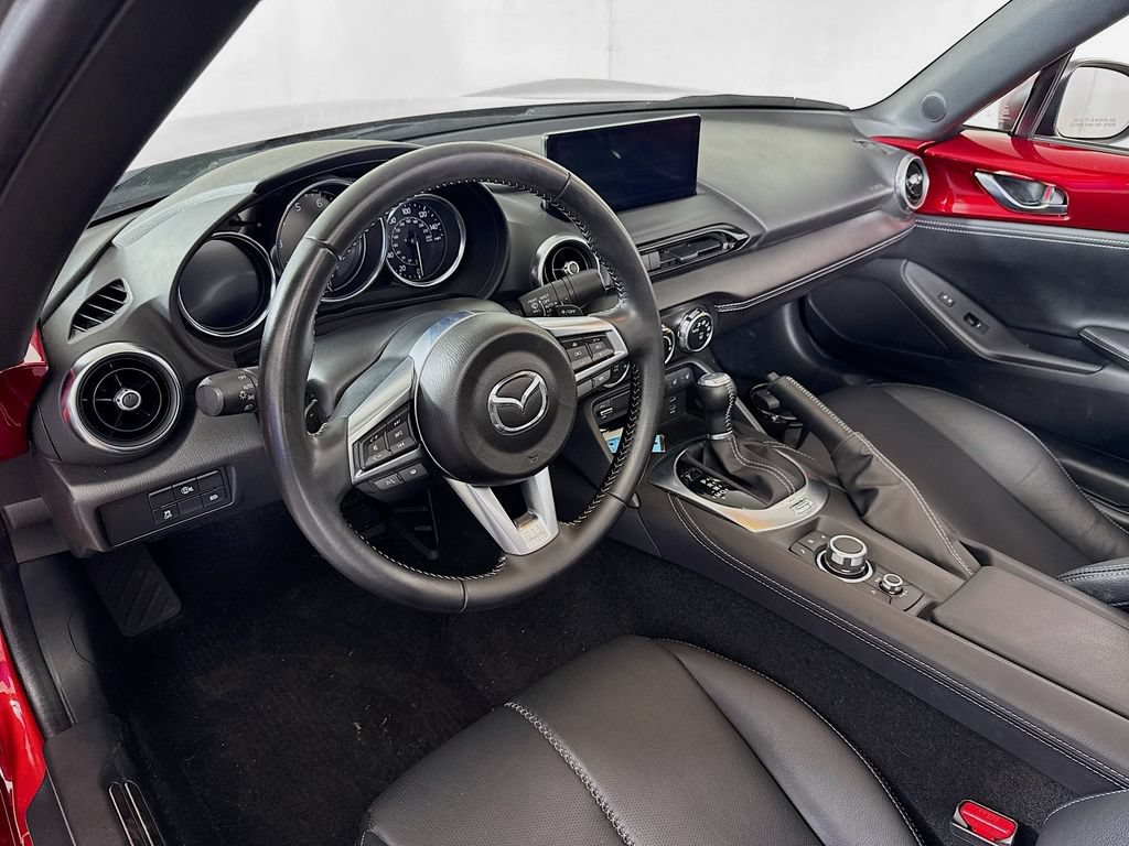 Used 2025 MAZDA MX-5 Miata RF Grand Touring RWD image 9