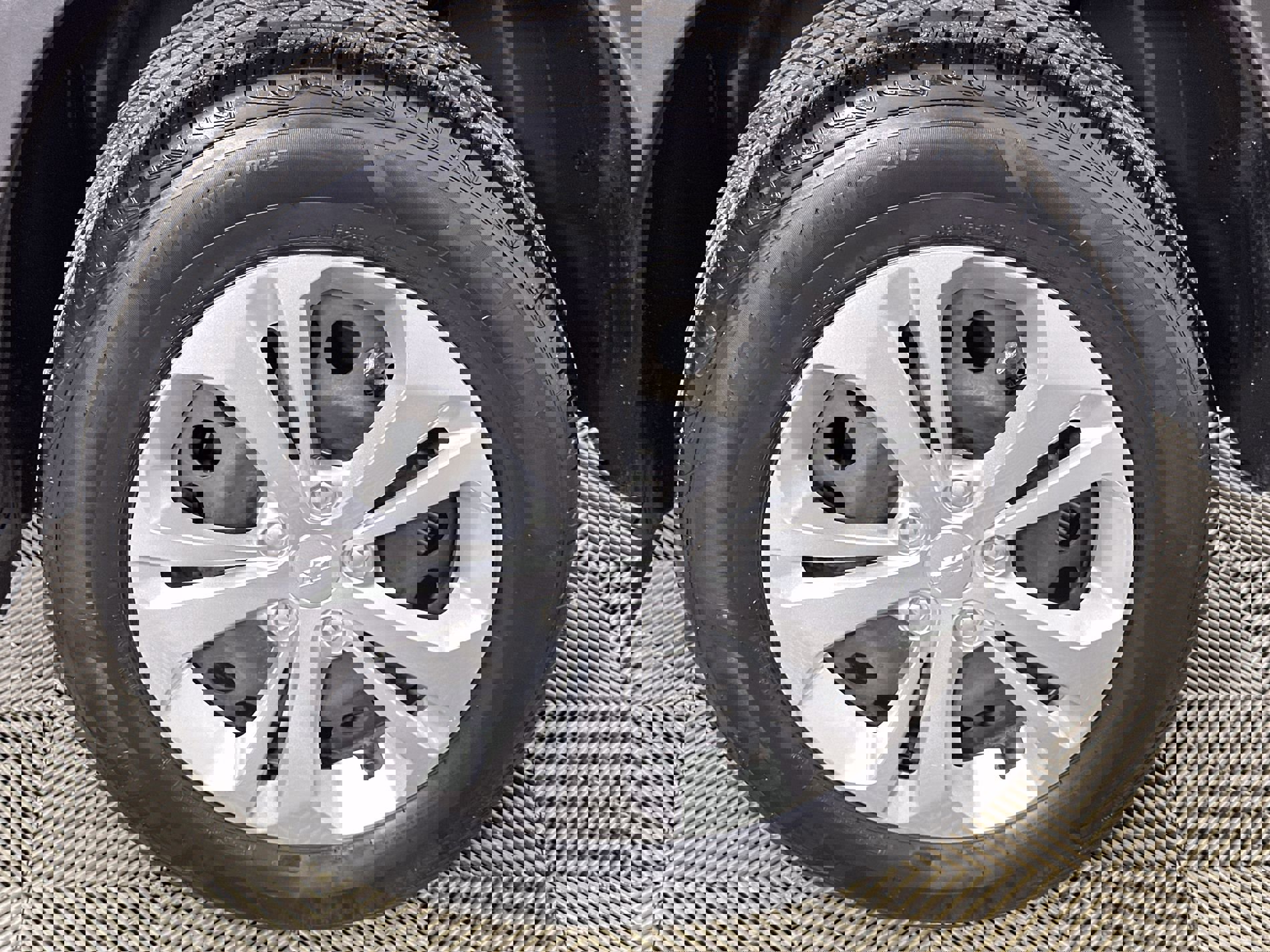 Used 2024 Chevrolet Trax LS image 70