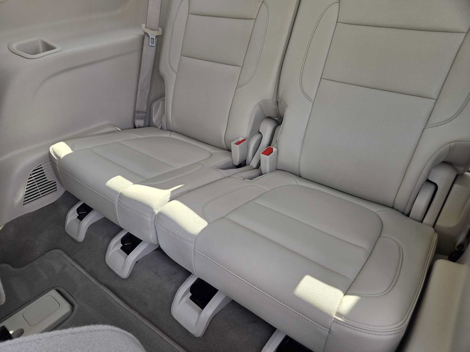 Certified 2023 GMC Acadia Denali w/ Denali Ultimate Package FWD image 31