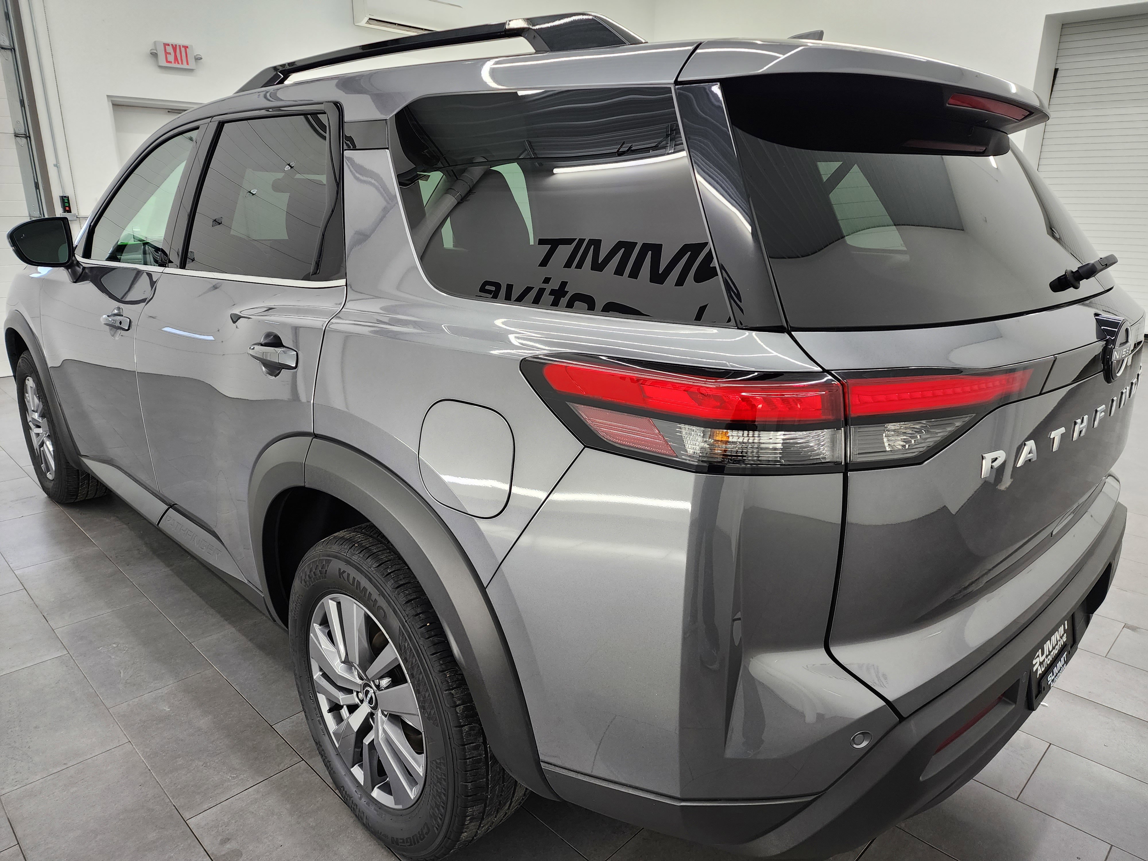 Used 2025 Nissan Pathfinder SV image 6