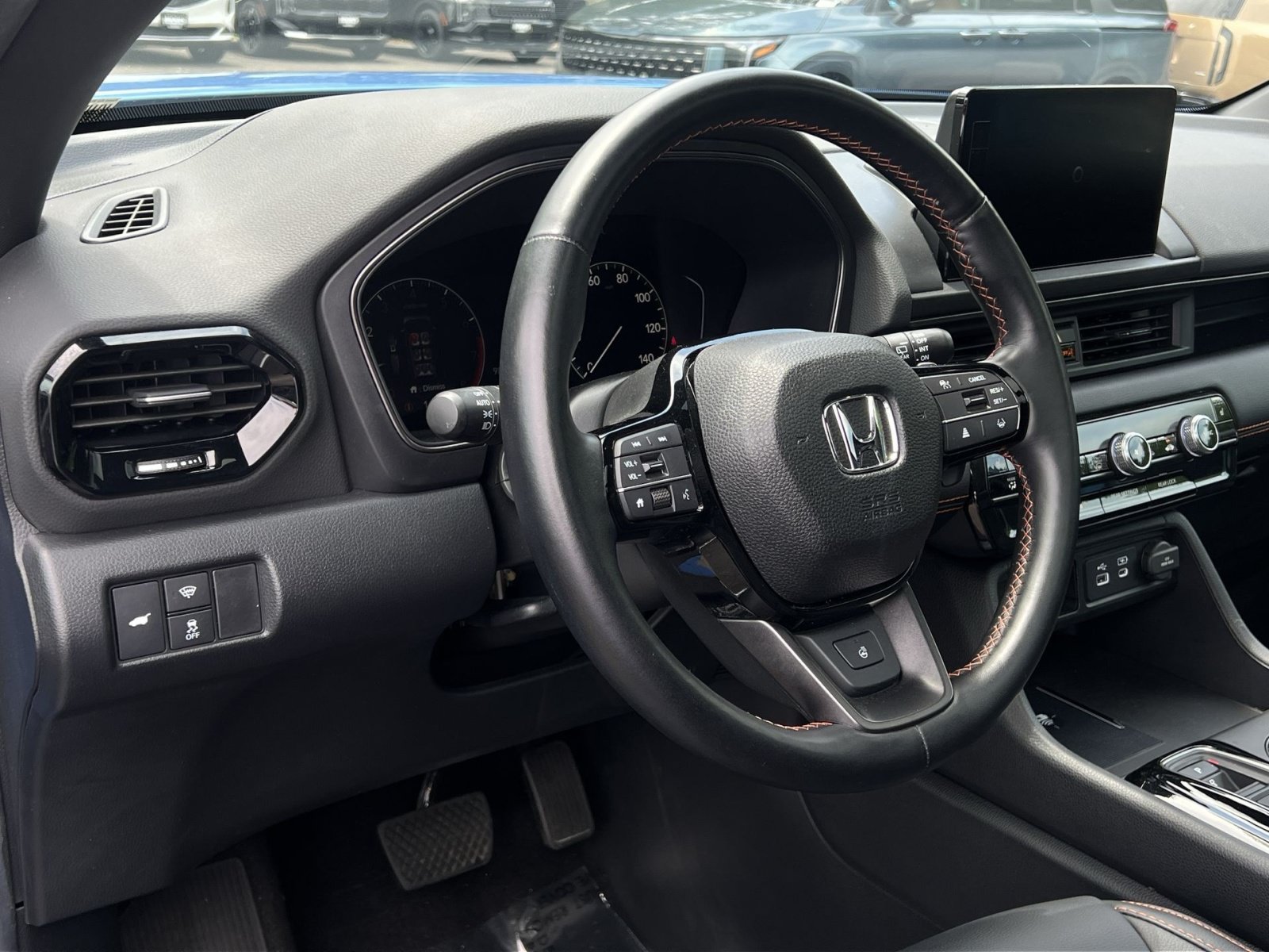 Used 2025 Honda Pilot TrailSport image 21