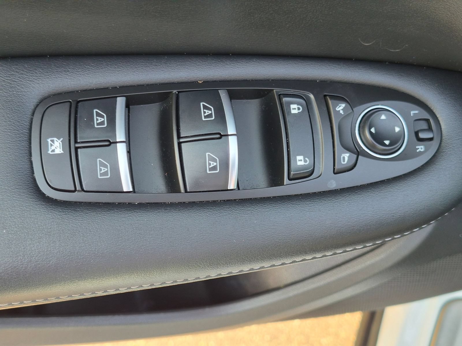 Used 2023 INFINITI QX55 Essential AWD/4WD image 14