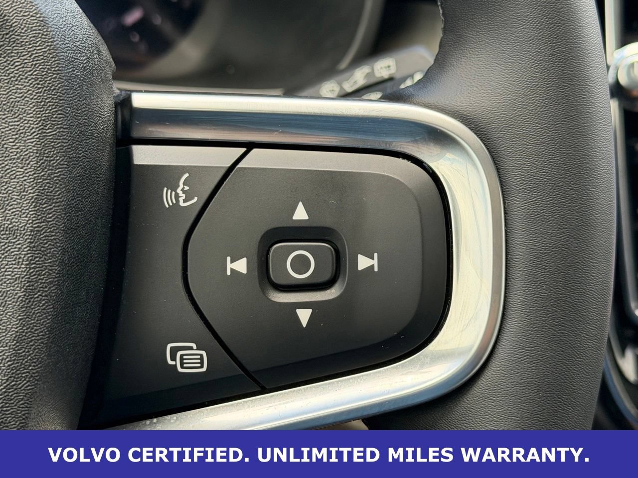 Certified 2025 Volvo XC40 B5 Ultra AWD/4WD image 20
