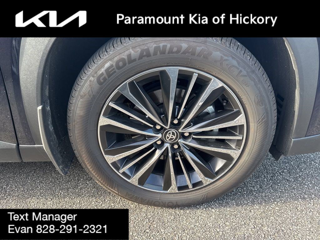 Used 2025 Toyota Grand Highlander AWD Hybrid image 4