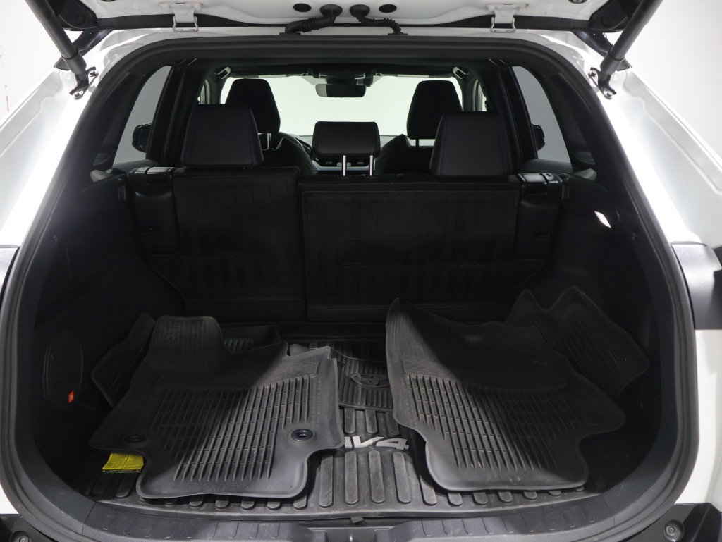Used 2024 Toyota RAV4 XSE w/ Advanced Technology Package AWD/4WD image 5