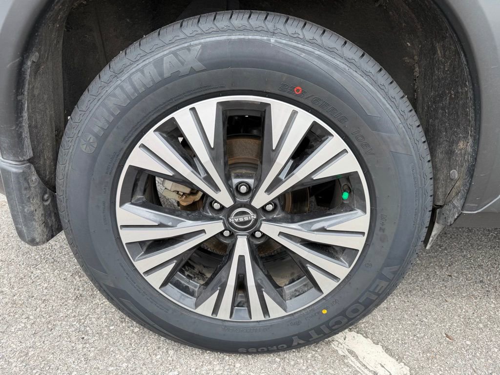 Used 2023 Nissan Rogue SV image 7