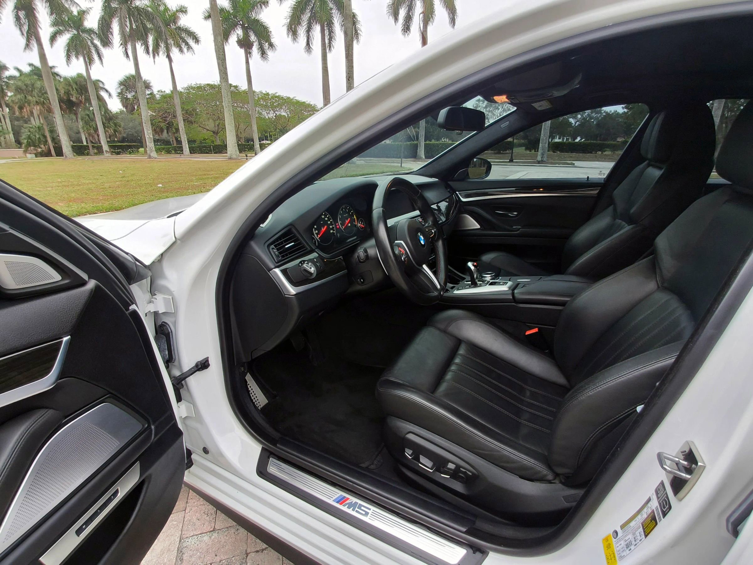 Used 2014 BMW M5 image 4