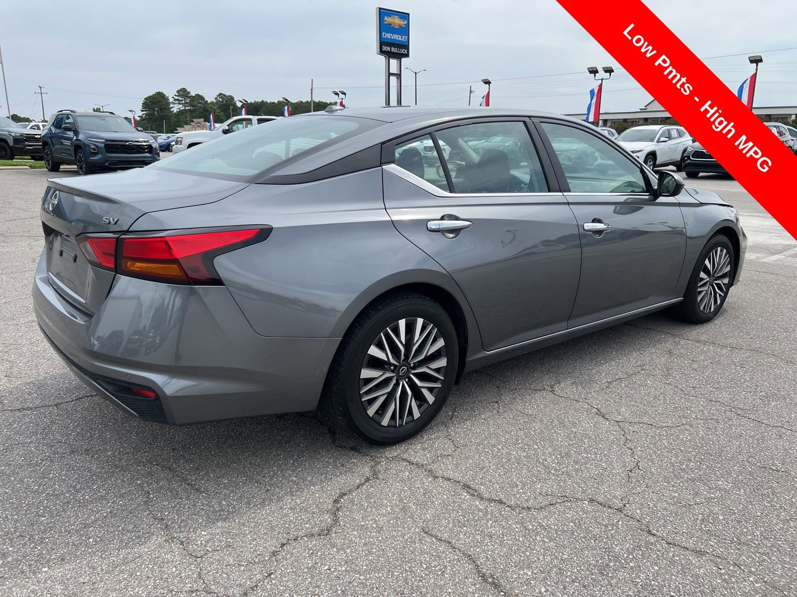 Used 2024 Nissan Altima 2.5 SV FWD image 5