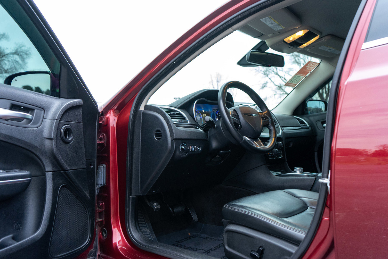 Used 2016 Chrysler 300 Limited image 13