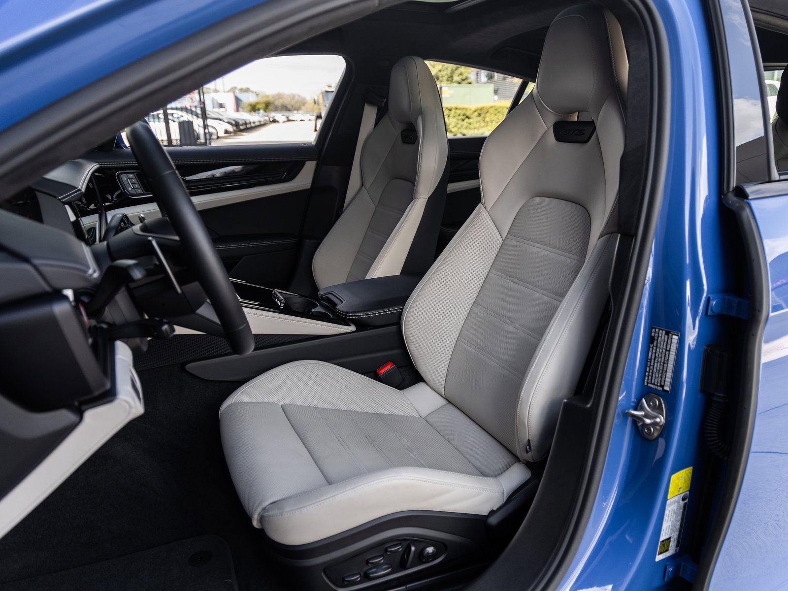 Used 2025 Porsche Panamera GTS image 5