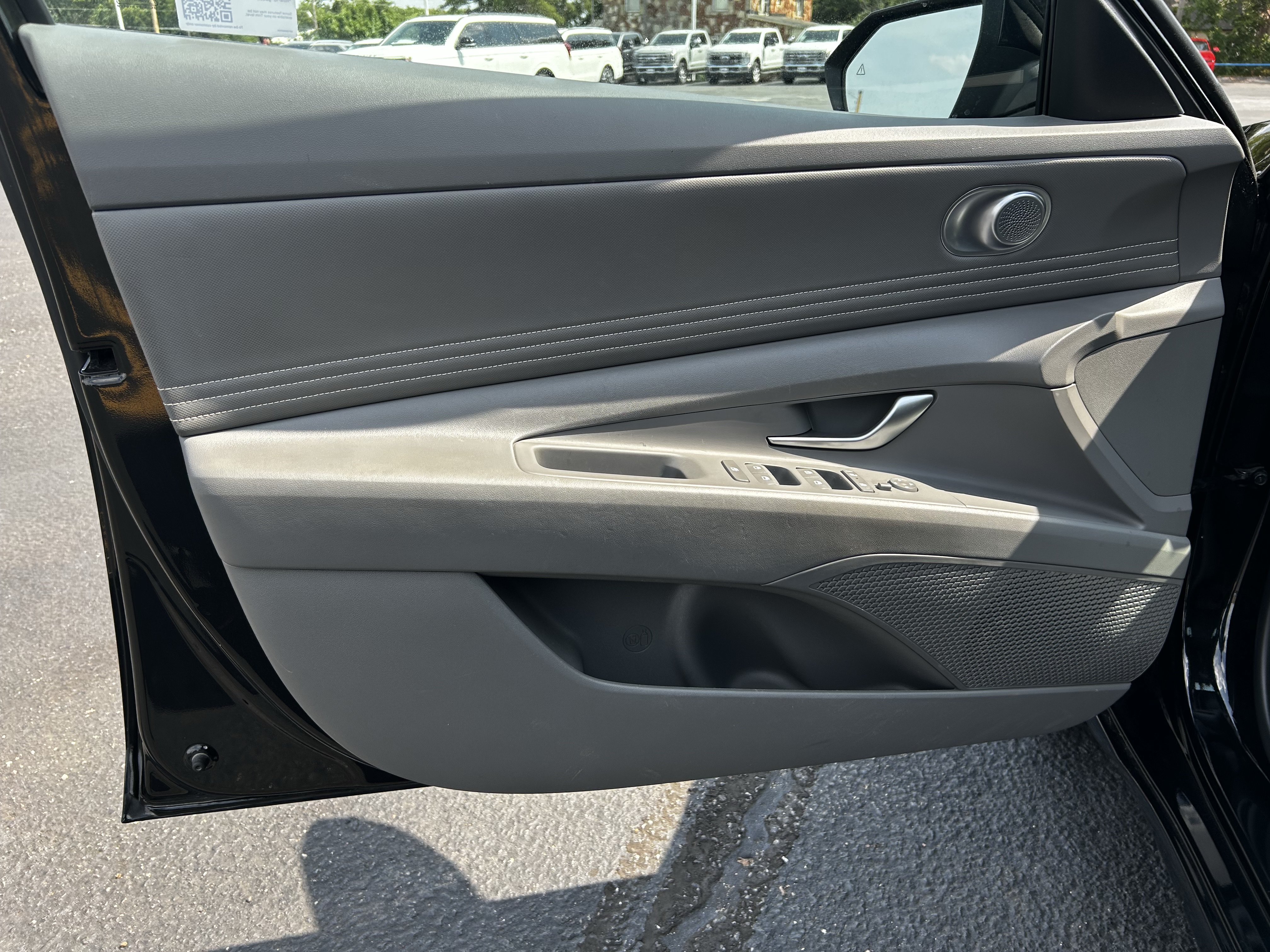 Used 2025 Hyundai Elantra SEL FWD image 12