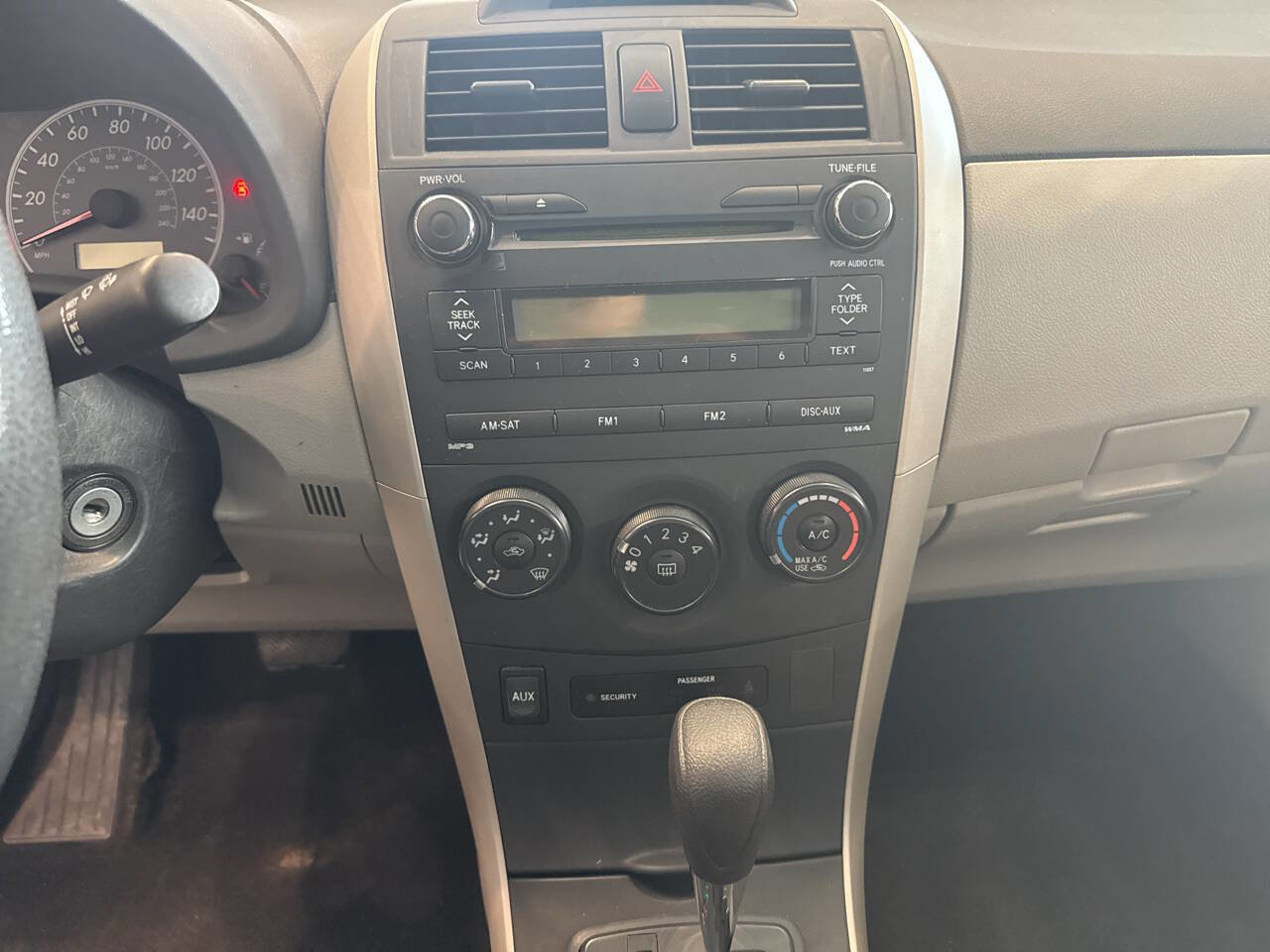 Used 2012 Toyota Corolla L FWD image 17