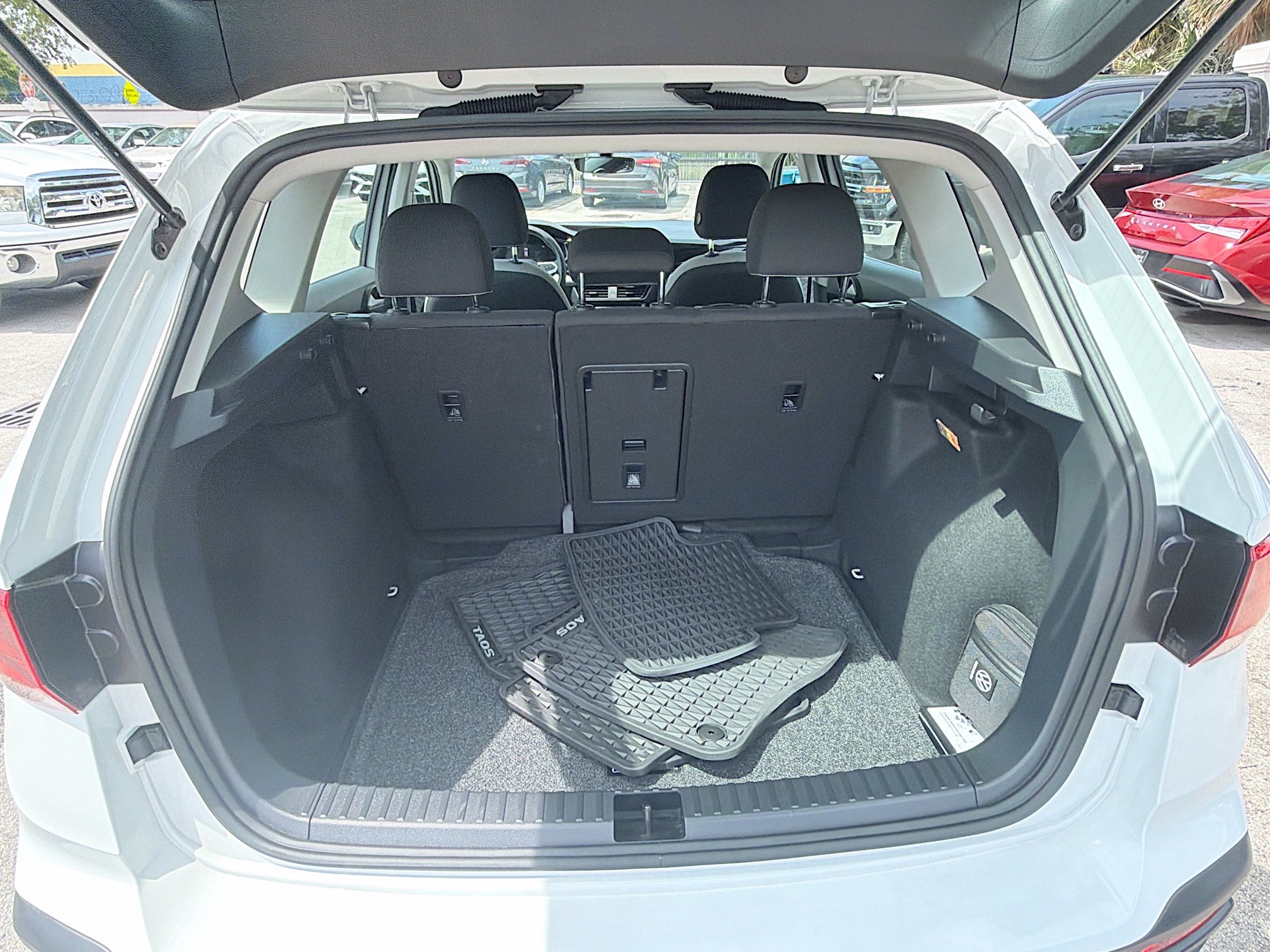 Certified 2023 Volkswagen Taos S FWD image 25