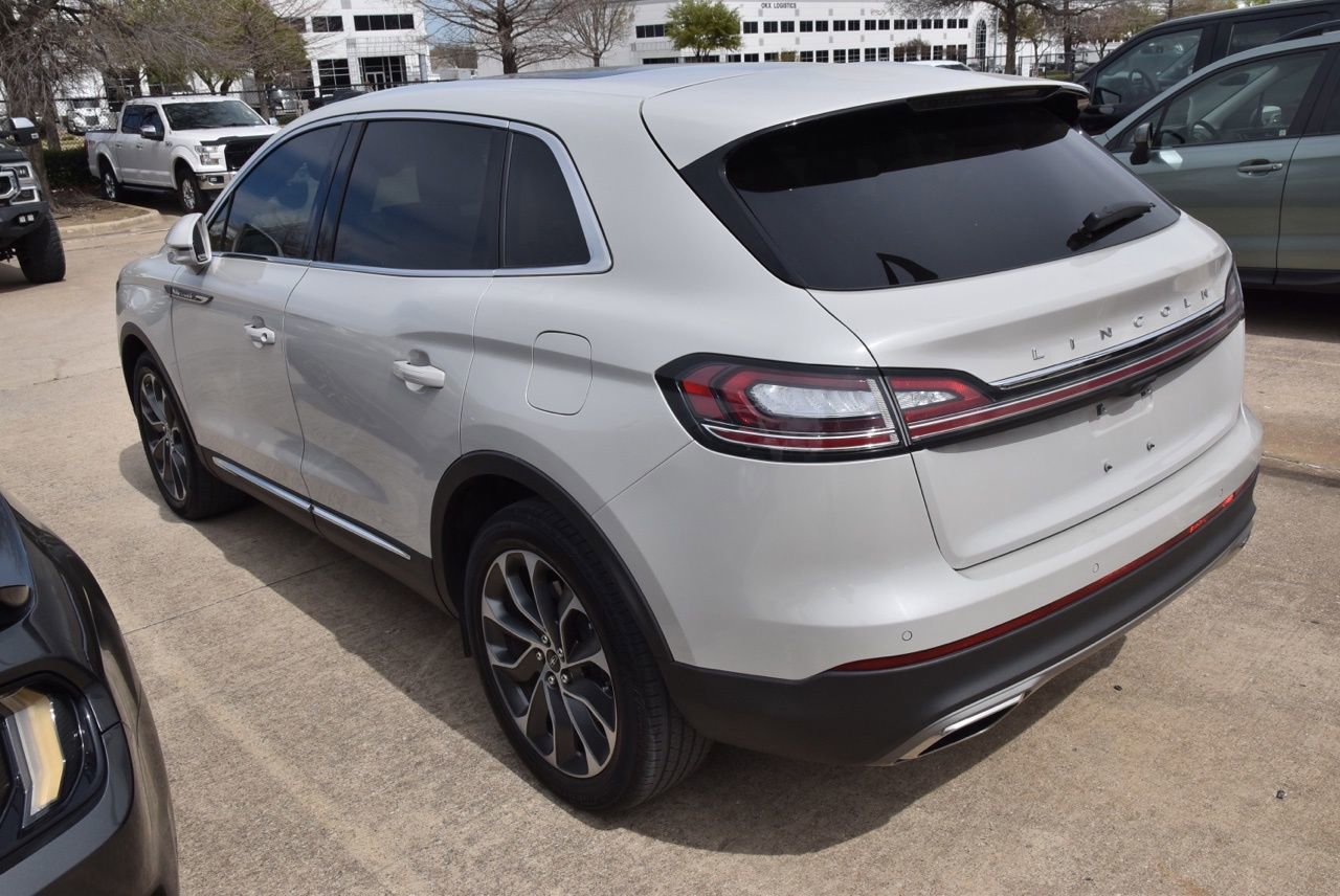 Used 2023 Lincoln Nautilus Reserve image 10