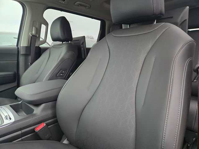 New 2025 Kia Carnival SX image 11