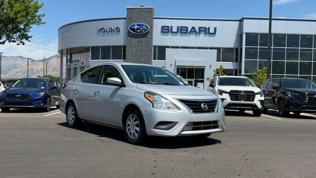 Used 2018 Nissan Versa SV FWD image 1