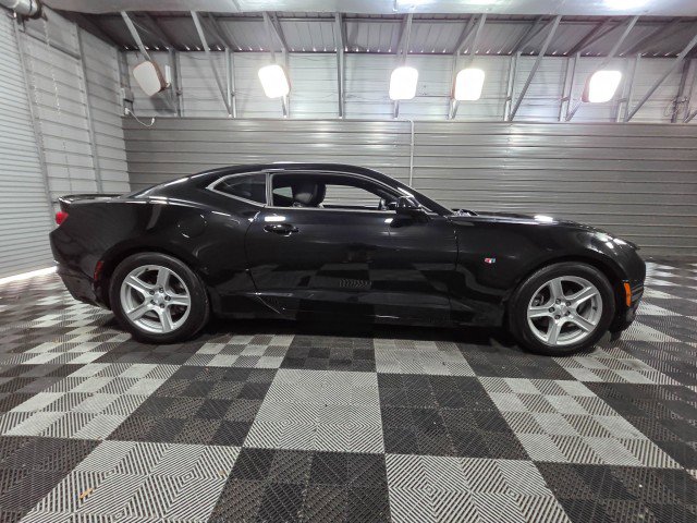Used 2019 Chevrolet Camaro LT RWD image 9