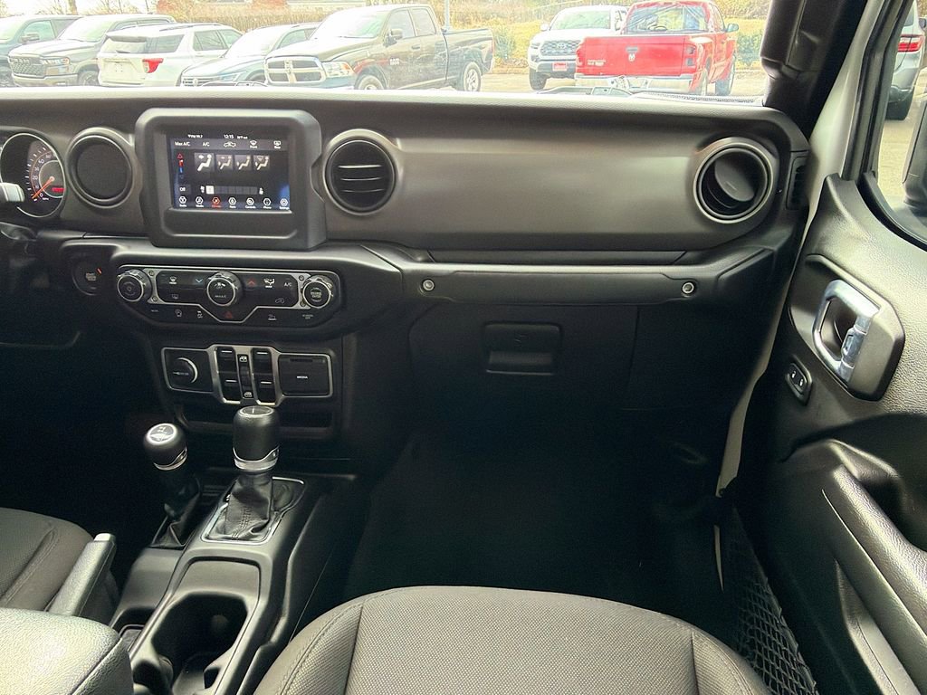 Used 2023 Jeep Gladiator Sport image 18