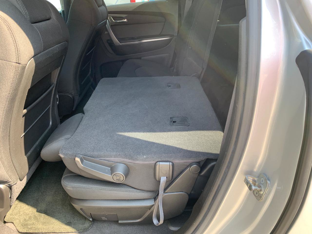 Used 2009 GMC Acadia SLE FWD image 26