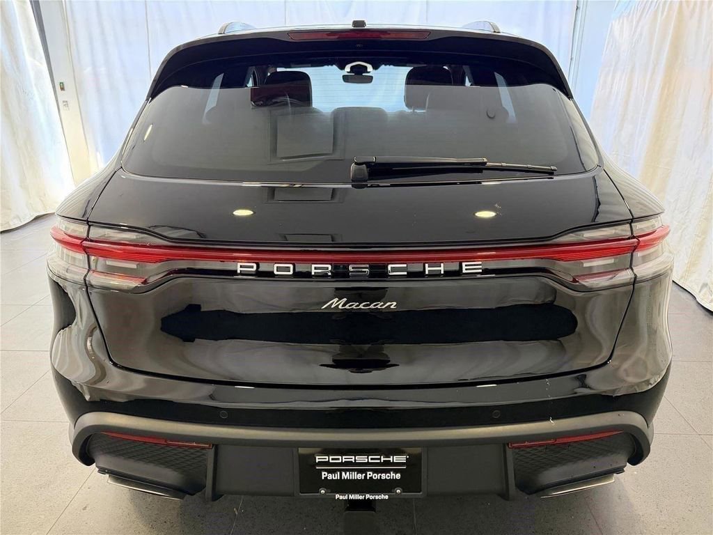 New 2026 Porsche Macan AWD/4WD image 8