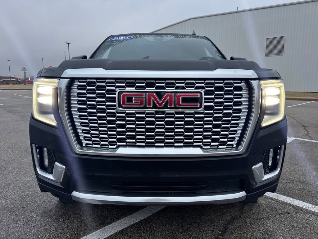 Used 2021 GMC Yukon Denali w/ Denali Premium Package image 9