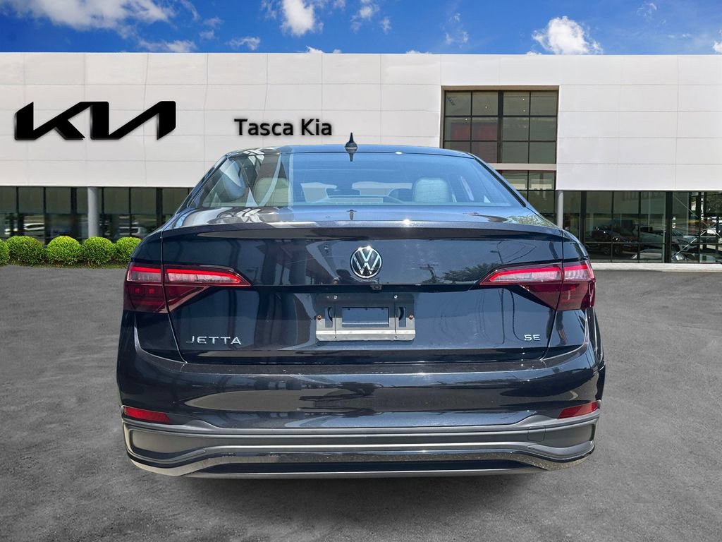 Used 2022 Volkswagen Jetta SE FWD image 5