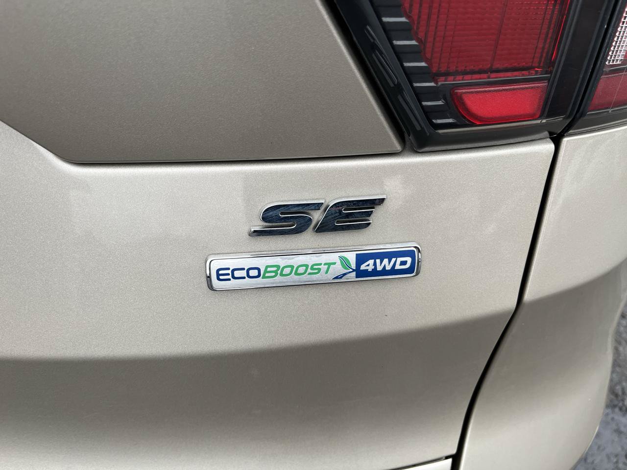 Used 2017 Ford Escape SE AWD/4WD image 5