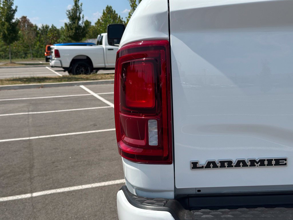 New 2026 RAM 3500 Laramie AWD/4WD image 44