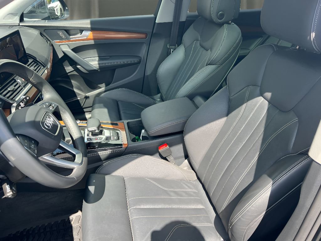 Used 2023 Audi Q5 e Premium Plus w/ Premium Plus Package image 32