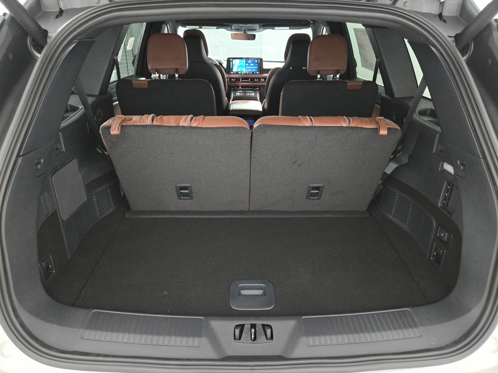 New 2026 Lincoln Aviator Reserve AWD/4WD image 18