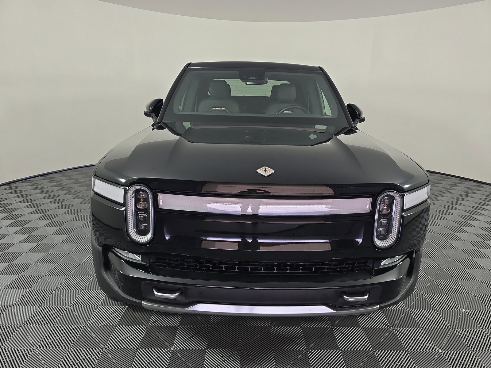 Used 2022 Rivian R1T Adventure image 8