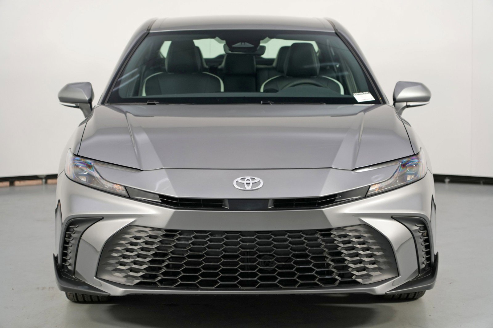 Used 2025 Toyota Camry SE w/ Convenience Package image 43