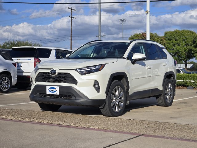 Used 2022 Toyota RAV4 XLE Premium FWD image 2
