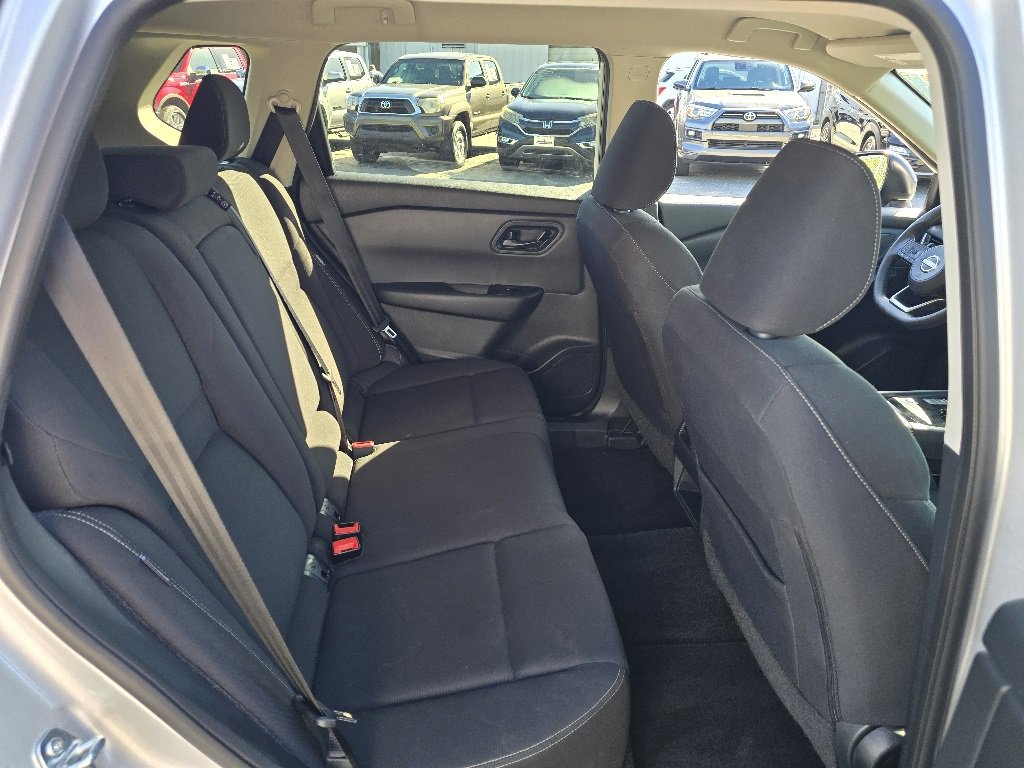 Used 2024 Nissan Rogue S image 13