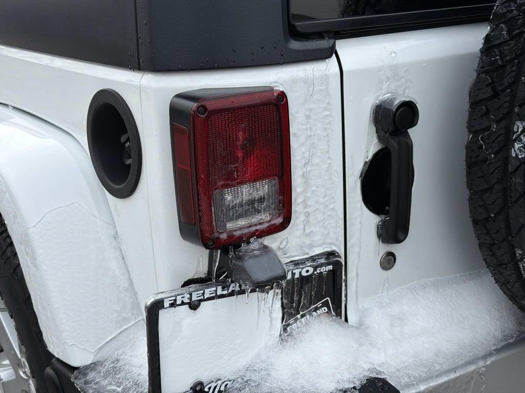 Used 2012 Jeep Wrangler Sahara w/ Dual Top Group image 12