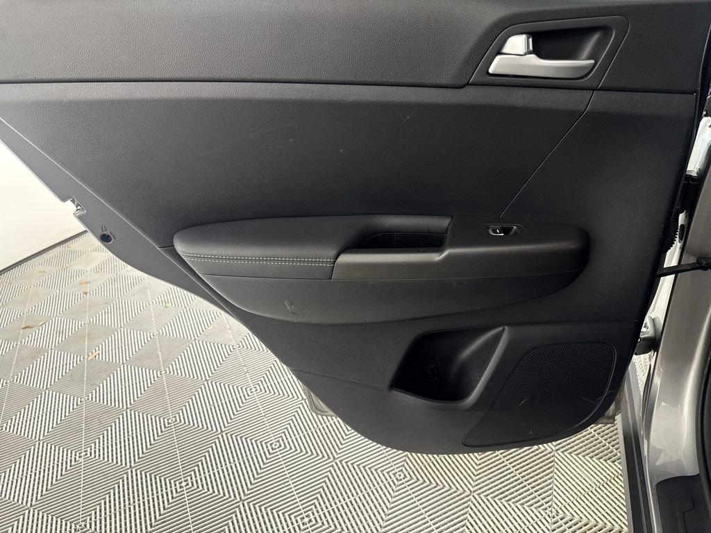 Used 2021 Kia Sportage LX image 12