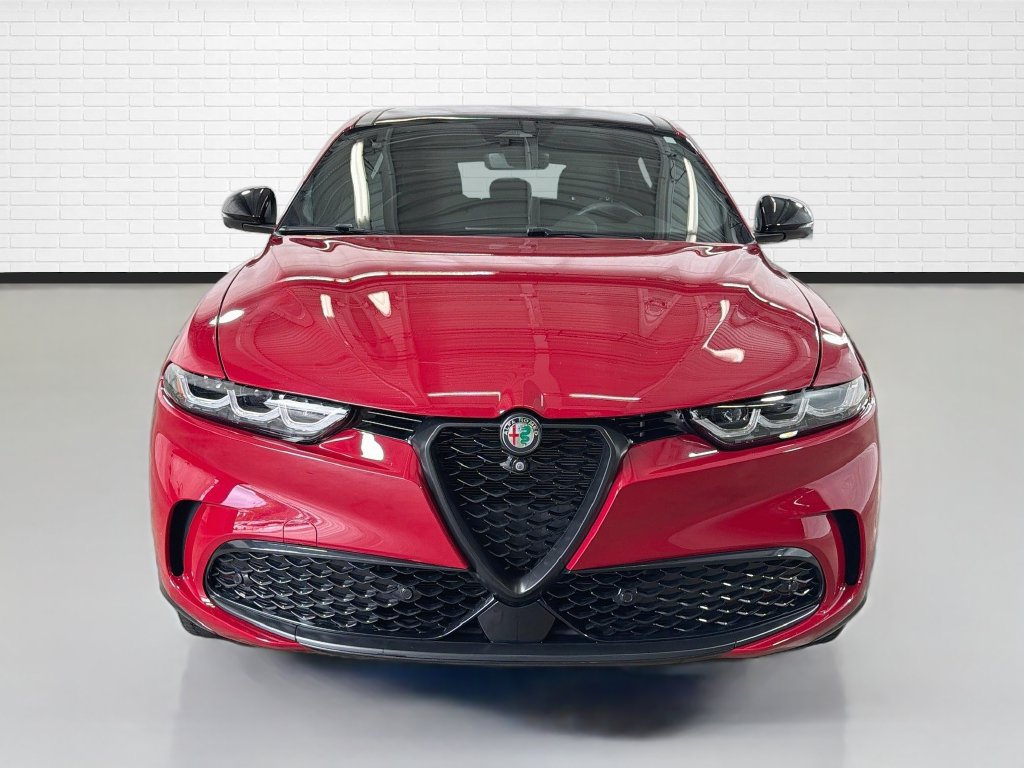 Used 2024 Alfa Romeo Tonale Veloce AWD/4WD image 2