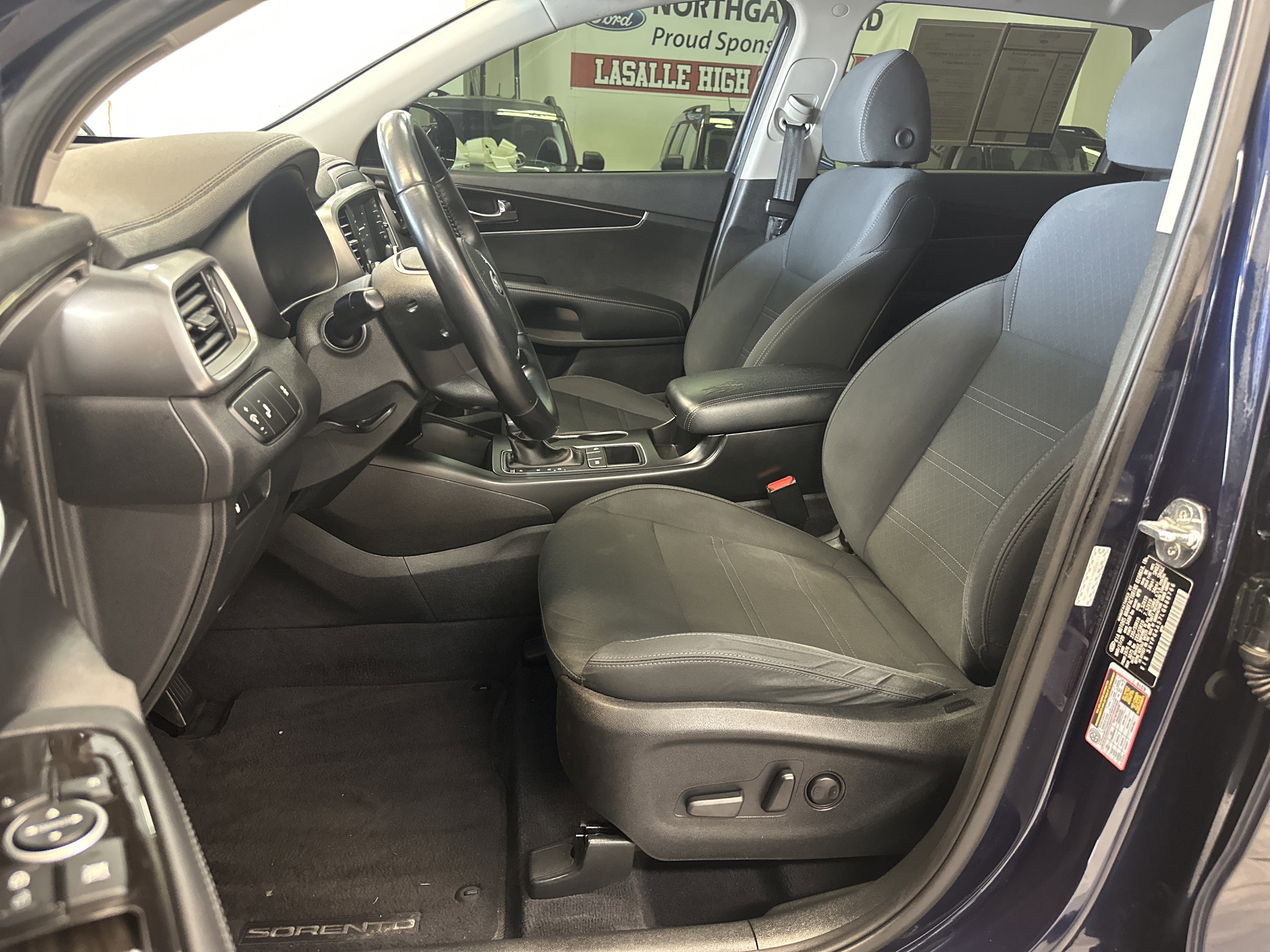 Used 2020 Kia Sorento S image 4