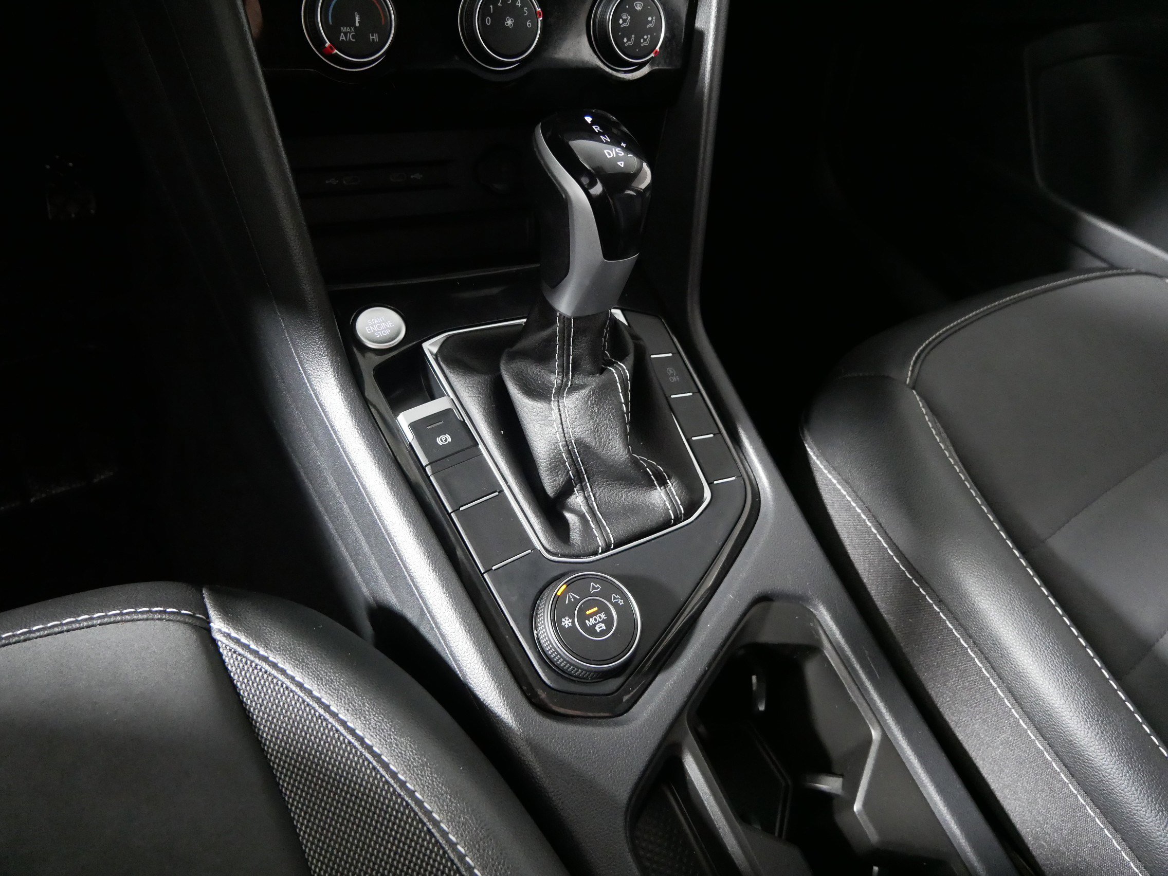 Used 2023 Volkswagen Taos SE image 24