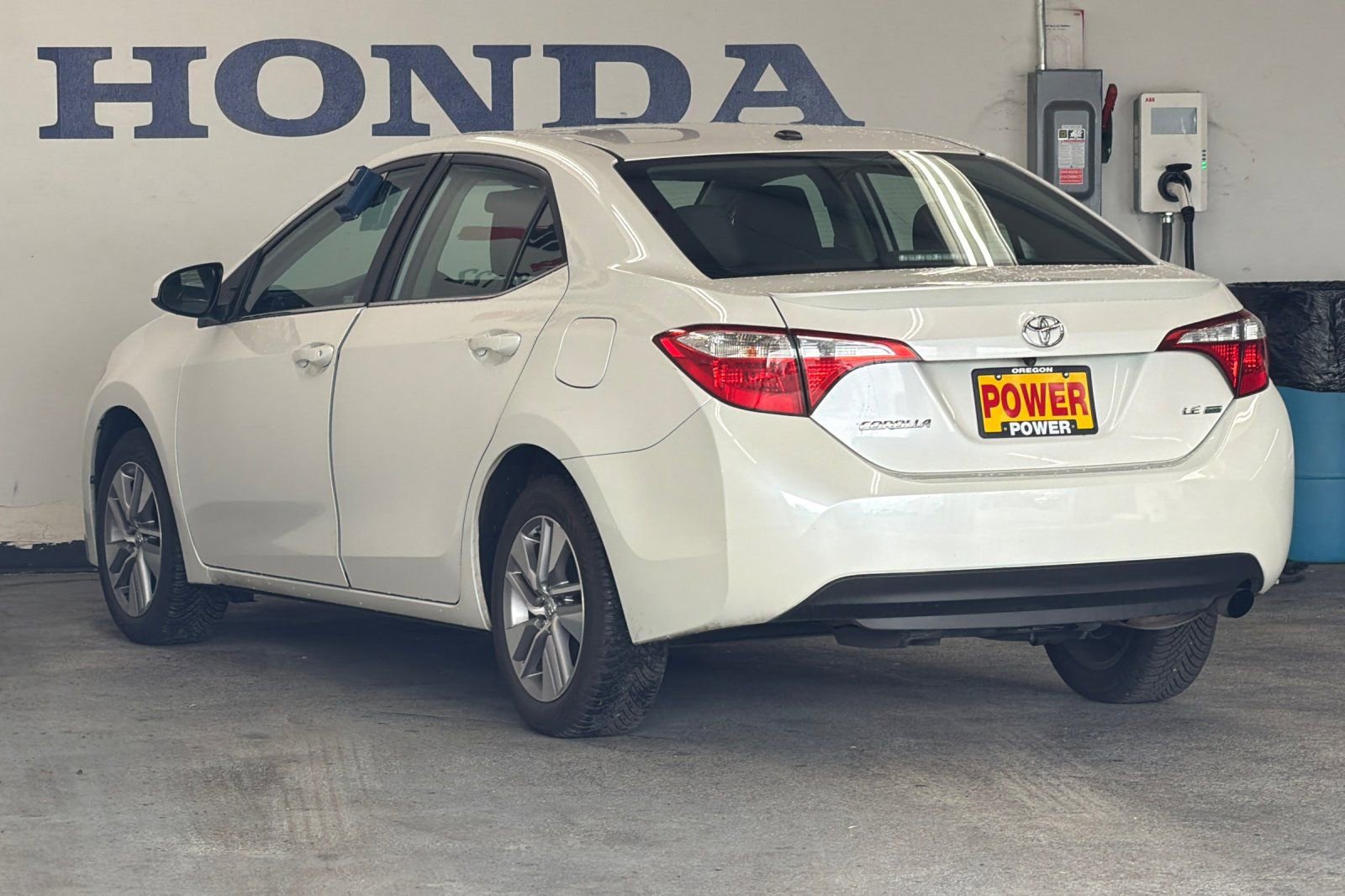 Used 2015 Toyota Corolla LE Premium FWD image 5
