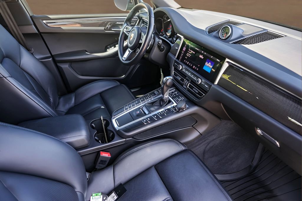 Used 2020 Porsche Macan S image 30