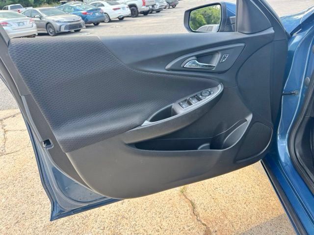 Used 2025 Chevrolet Malibu LT FWD image 16