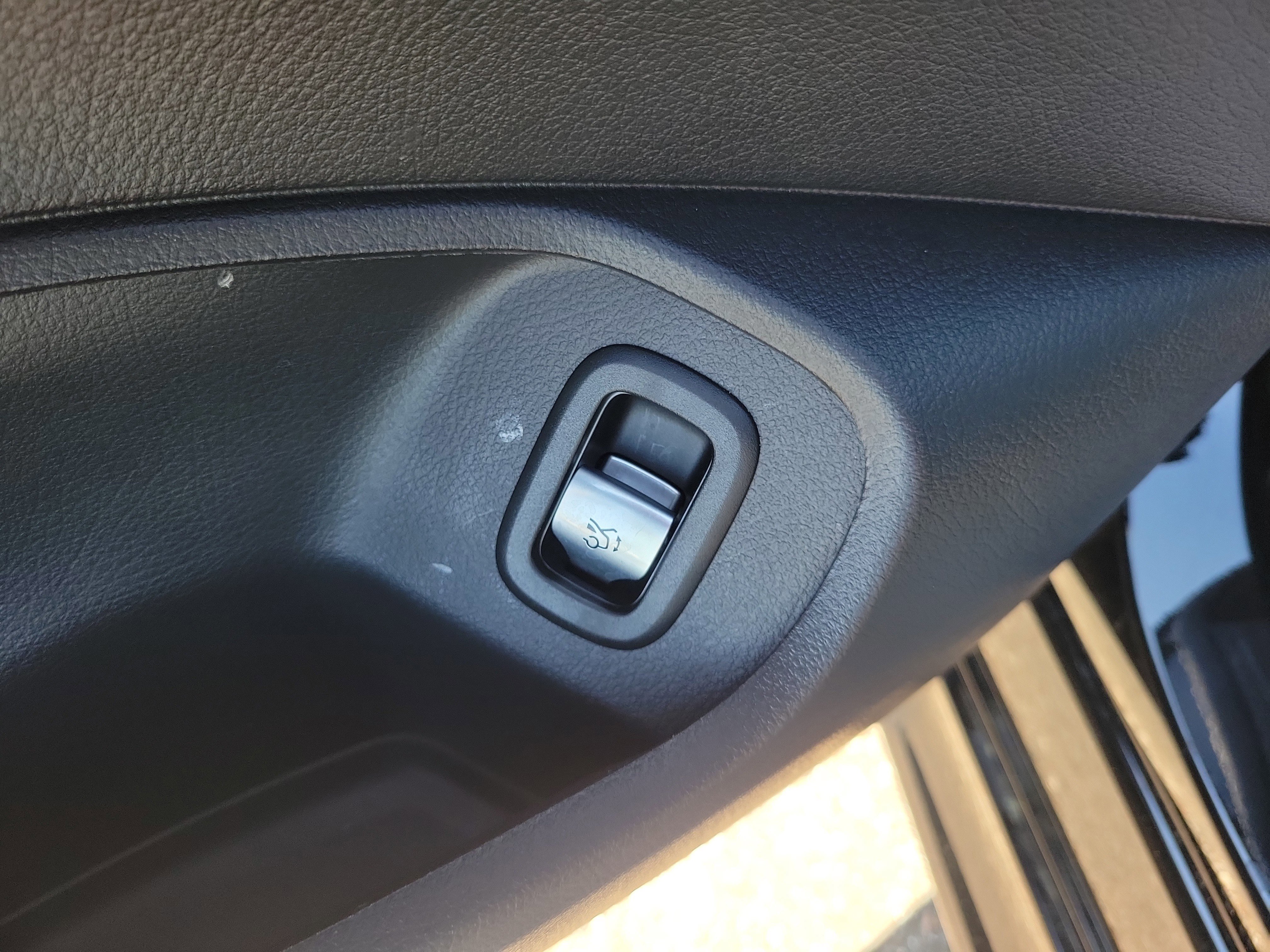 Certified 2026 Mercedes-Benz CLE 300 4MATIC Coupe image 10