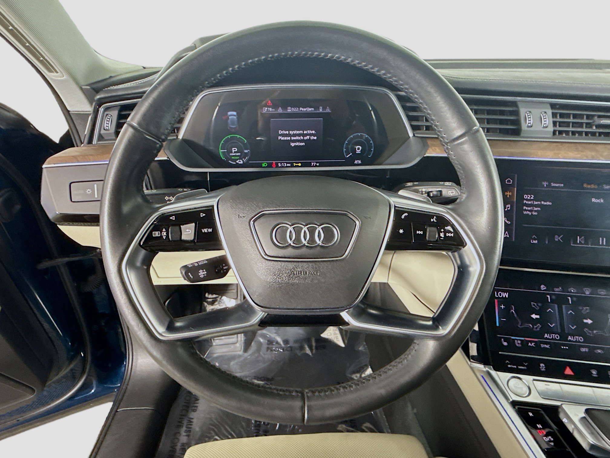Used 2019 Audi e-tron Prestige w/ Prestige Package image 13