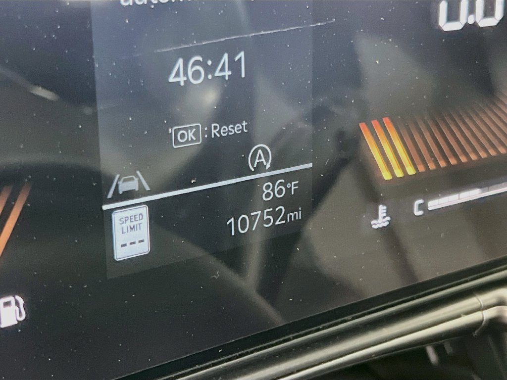 Certified 2025 Kia Sorento LX FWD image 13