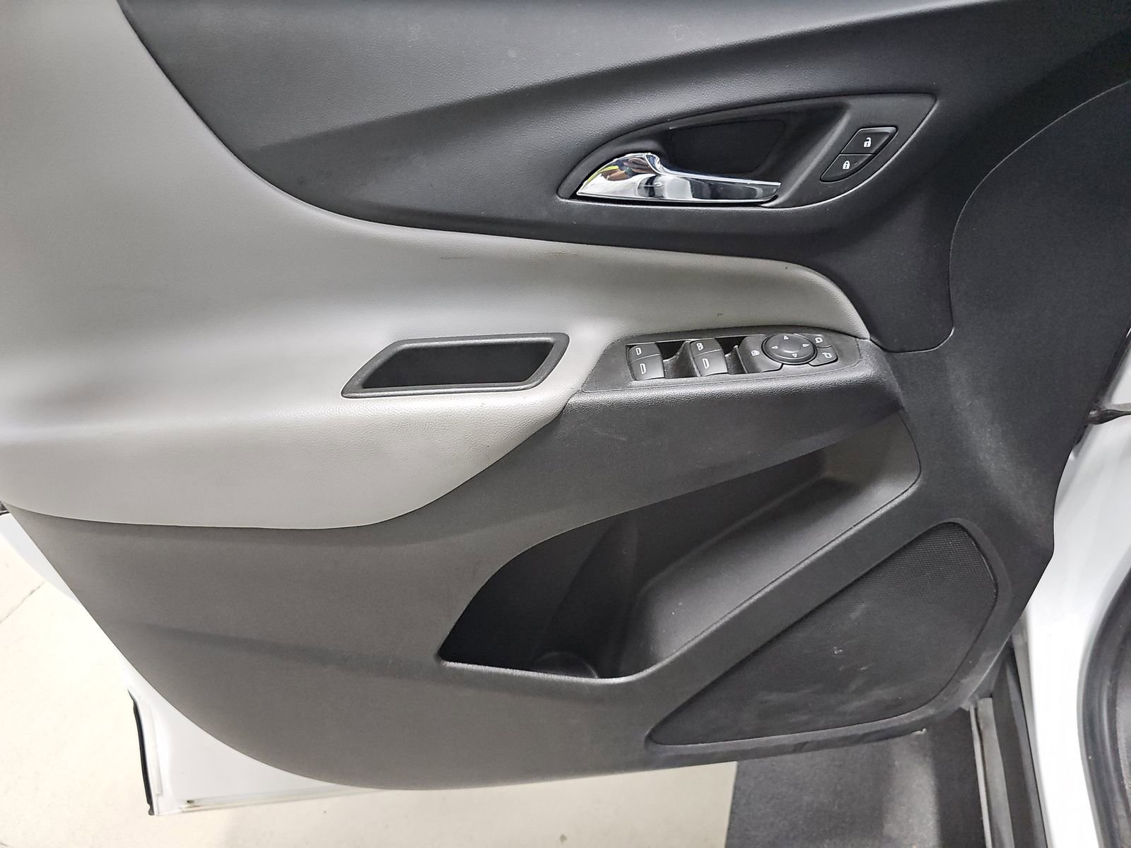 Used 2022 Chevrolet Equinox LS image 10