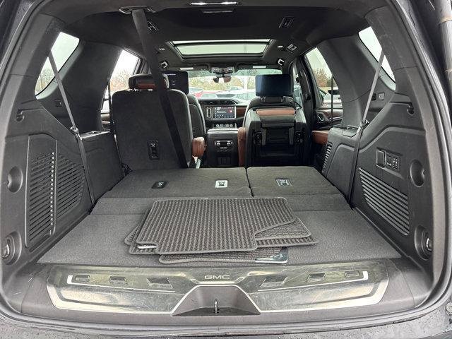 Used 2023 GMC Yukon Denali Ultimate image 10